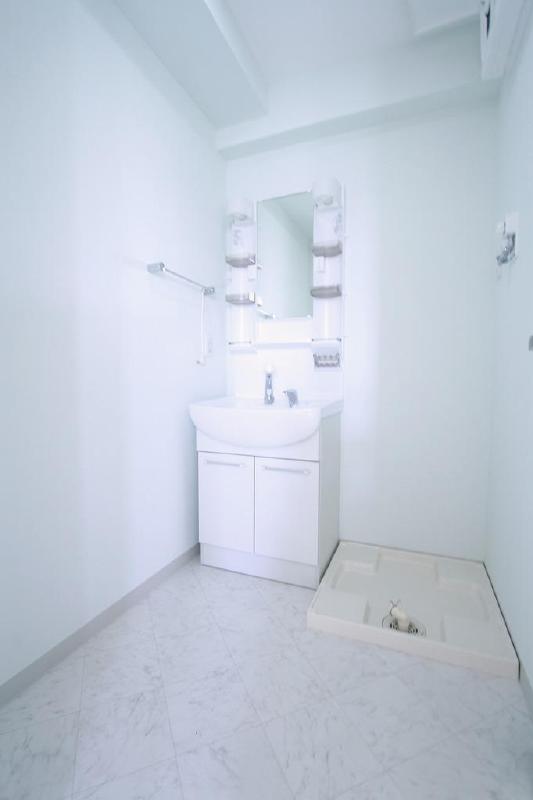 Washroom. Spacious wash room ・ Dressing room Care is also a breeze with Shandore