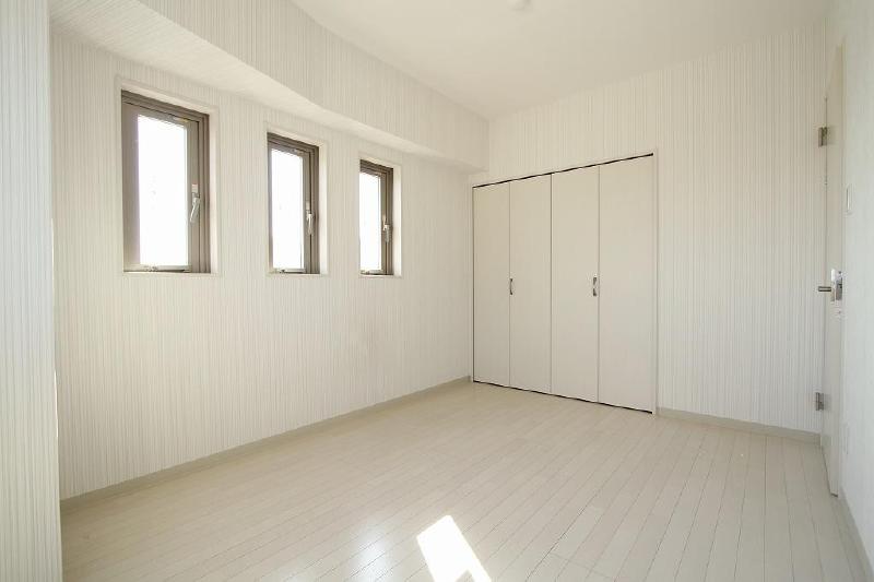 Other room space. There is also a large closet, The rooms are clean, spacious