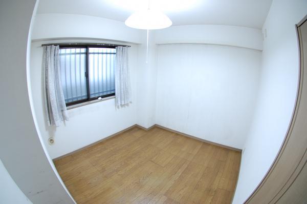 Non-living room. Western-style 5 Pledge
