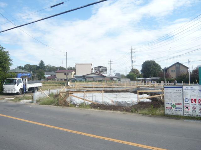 Local photos, including front road. 10 / 17 shooting