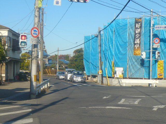 Local photos, including front road. 11 / 22 shooting