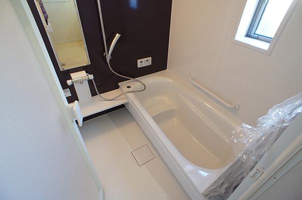 Bathroom. 1 Building