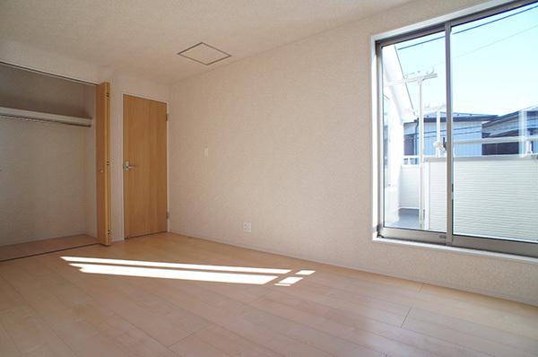 Non-living room. 1 Building