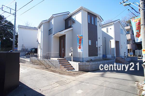 Local photos, including front road. 12 / 29 shooting