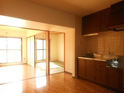 Living and room. Room 1