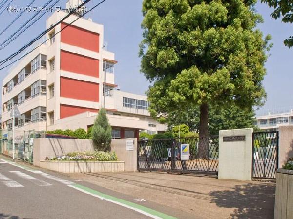 Primary school. 980m until Kawaguchi Municipal Totsuka Elementary School