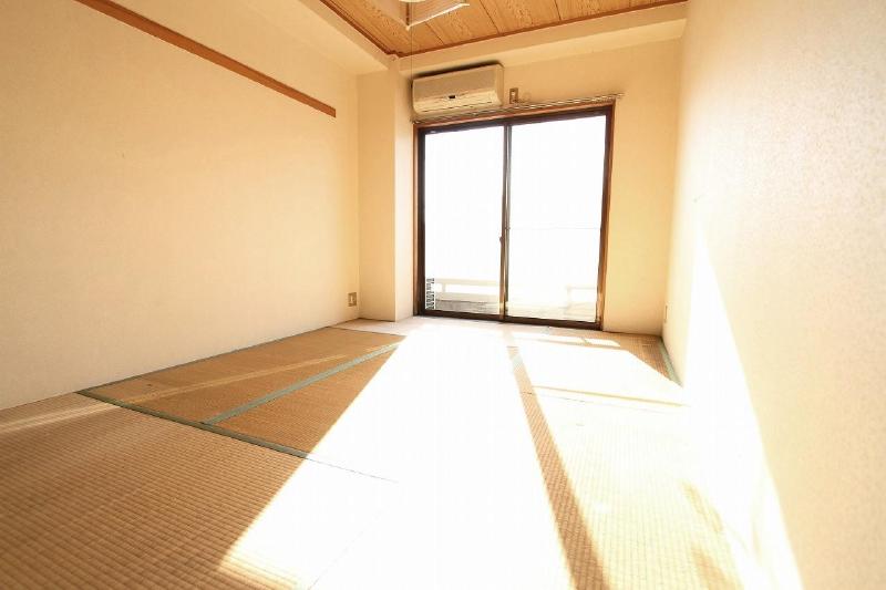 Other room space. The room is possible visit Please feel free to contact us