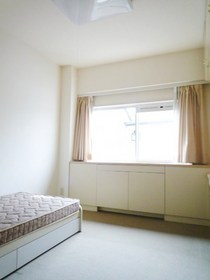 Living and room. A bright room