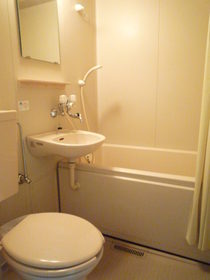 Bath. 3-point unit is a bus type