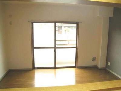 Living and room.  ◆ The view from the face-to-face kitchen ◆ 