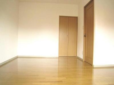 Living and room.  ◆ Calm color of flooring ◆ 