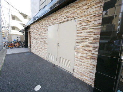 Other. 10m to refuse storage (Other)