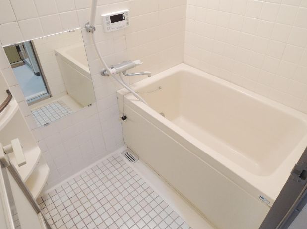 Bath. Bathroom Reheating function rooms