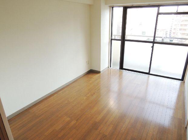 Living and room. top floor, Better view