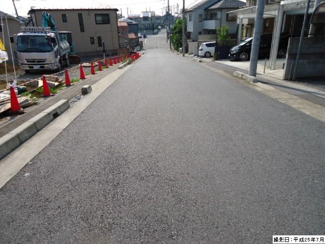 Local photos, including front road. Local (July 2013) Shooting