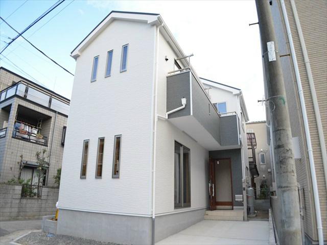 Local appearance photo. Hatogaya station a 10-minute walk