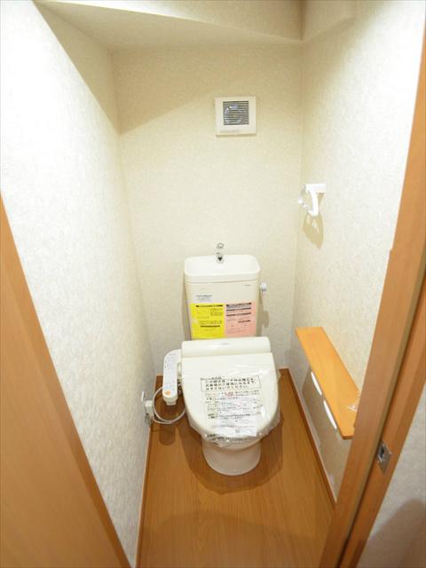 Toilet. Shower toilet 2 places