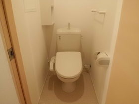 Toilet. Toilet (complete image)