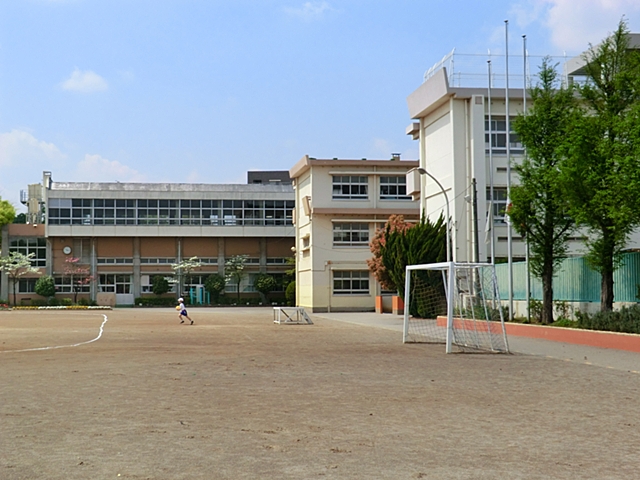 Primary school. 425m until Kawaguchi Municipal Shibanishi Small (Elementary School)