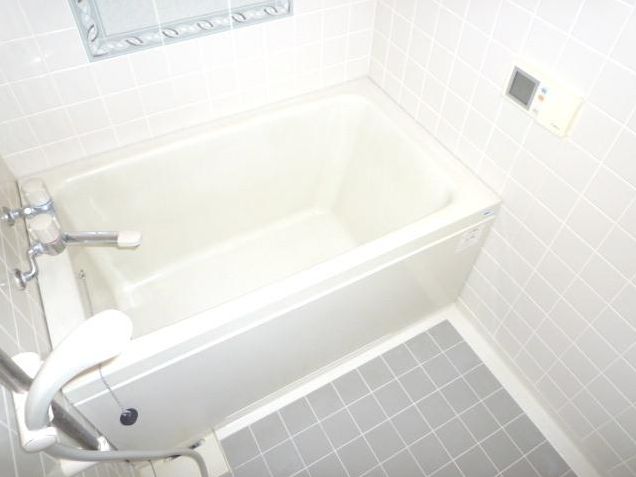 Bath. Reheating function with bathroom