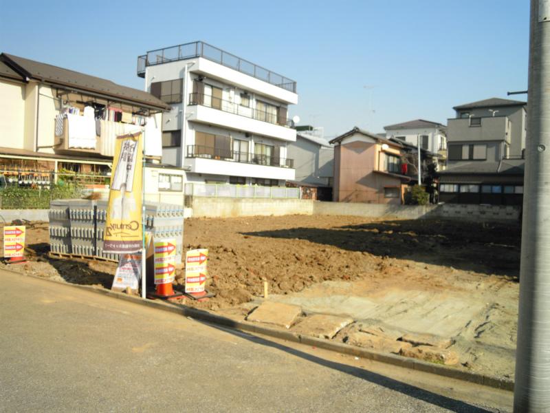 Local appearance photo. Local (12 May 2013) Shooting