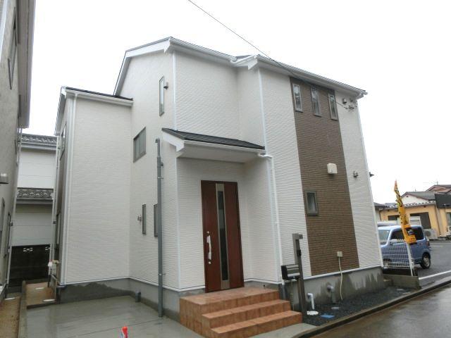 Local appearance photo. Local (12 May 2013) Shooting