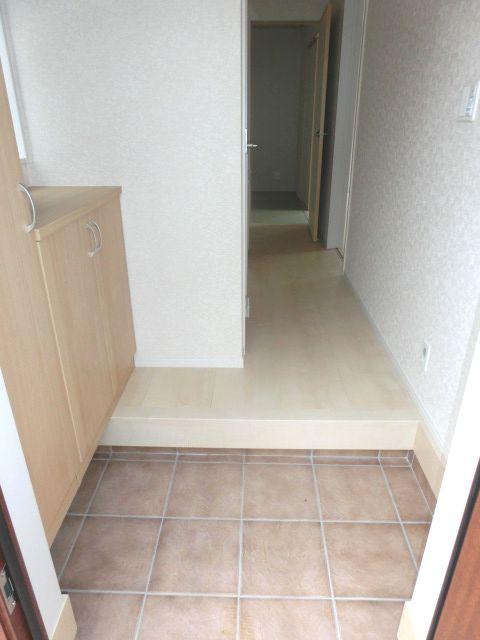 Entrance. Local (12 May 2013) Shooting