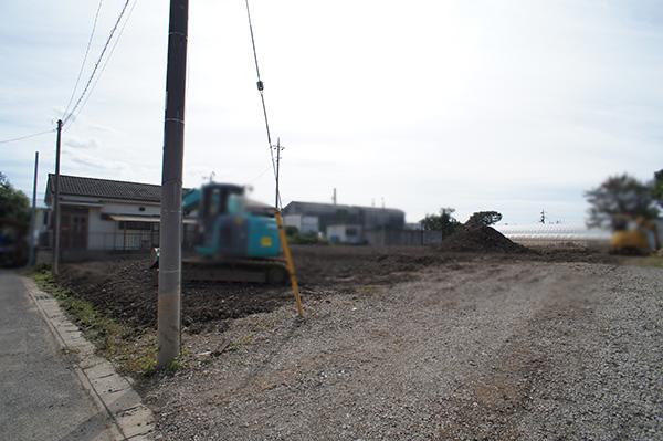 Local photos, including front road. Local (10 May 2013) Shooting