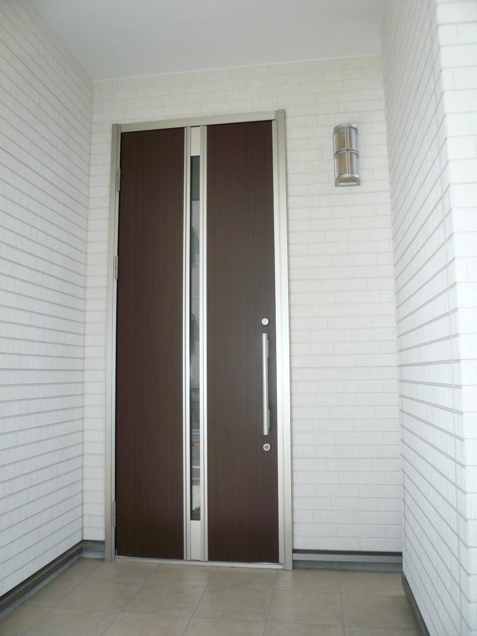 Entrance. Local (August 2013) Shooting