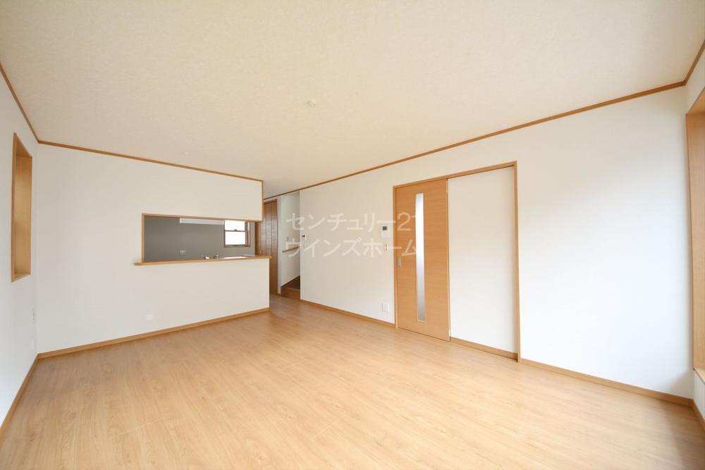 Living. Living (December 2013) captured the entire building 15 quires more of living ☆ Comfortable size to relax the whole family