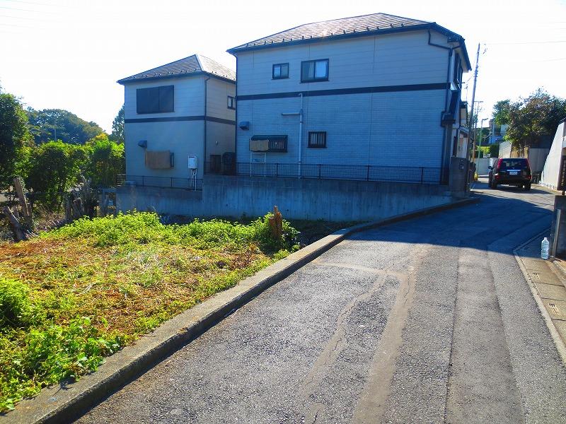 Local photos, including front road. Local (11 May 2013) Shooting