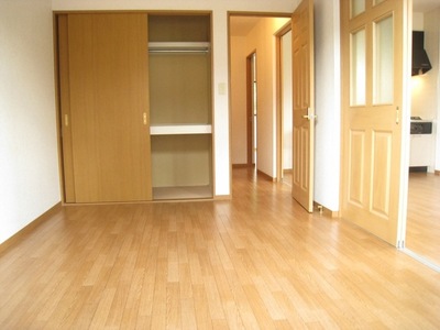 Living and room. There is Western-style housing