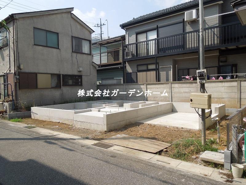 Local photos, including front road. Please put the same day of your visit Curious