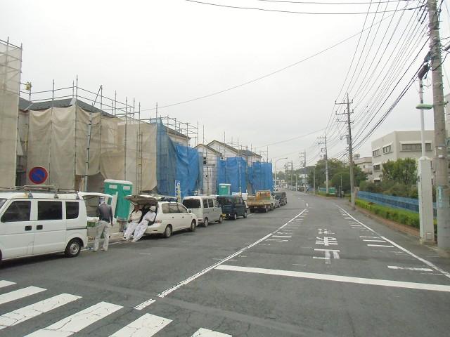 Local photos, including front road. North road Local (October 29, 2013) Shooting