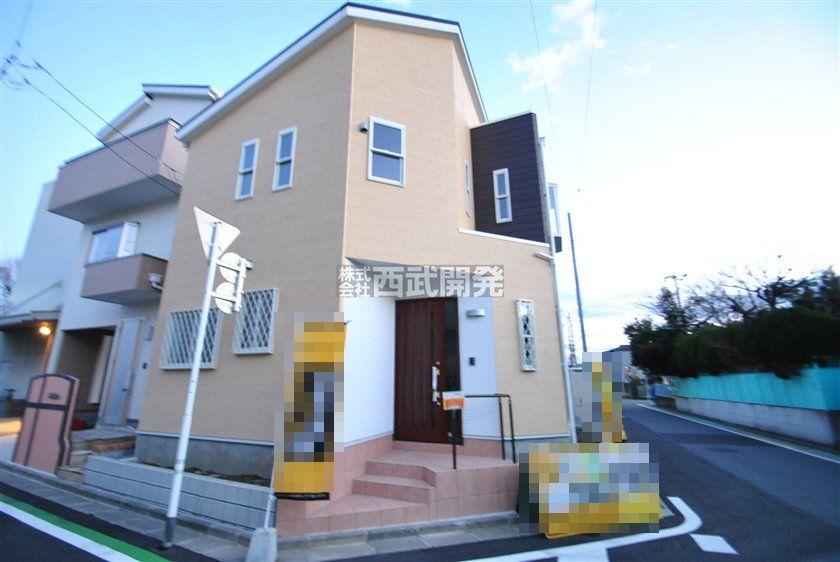 Local appearance photo. Local (12 May 2013) Shooting