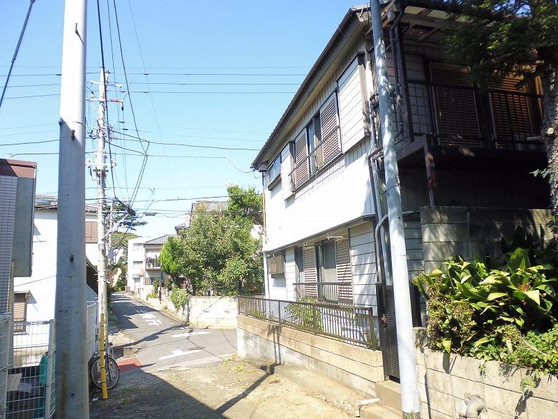 Local photos, including front road. Local (10 May 2013) Shooting