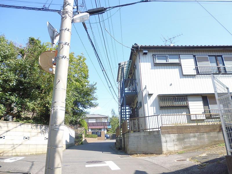 Local photos, including front road. Local (10 May 2013) Shooting