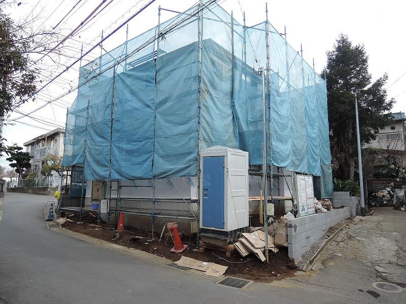 Local photos, including front road. Local (12 May 2013) Shooting