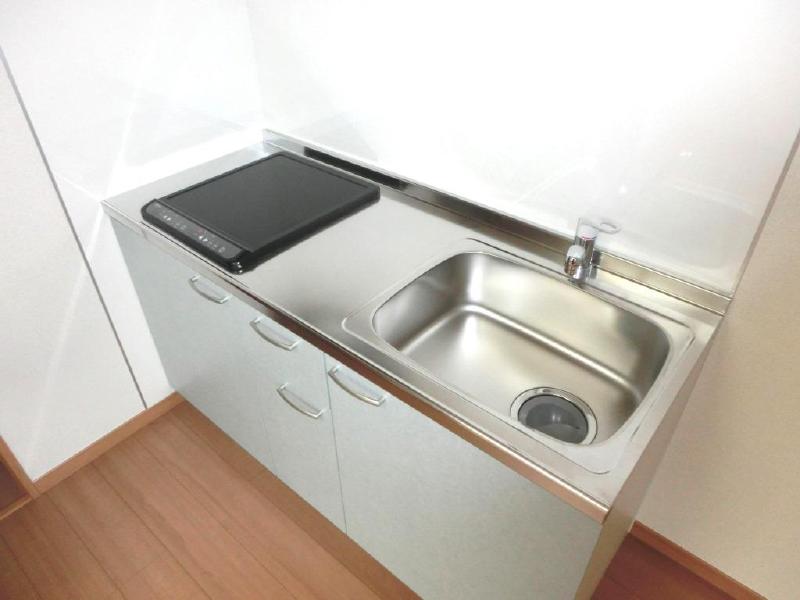 Kitchen. IH of a two-necked kitchen