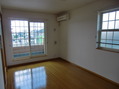 Living and room. Living 12.1 Pledge