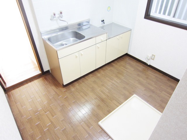 Kitchen. Relaxed some kitchen space