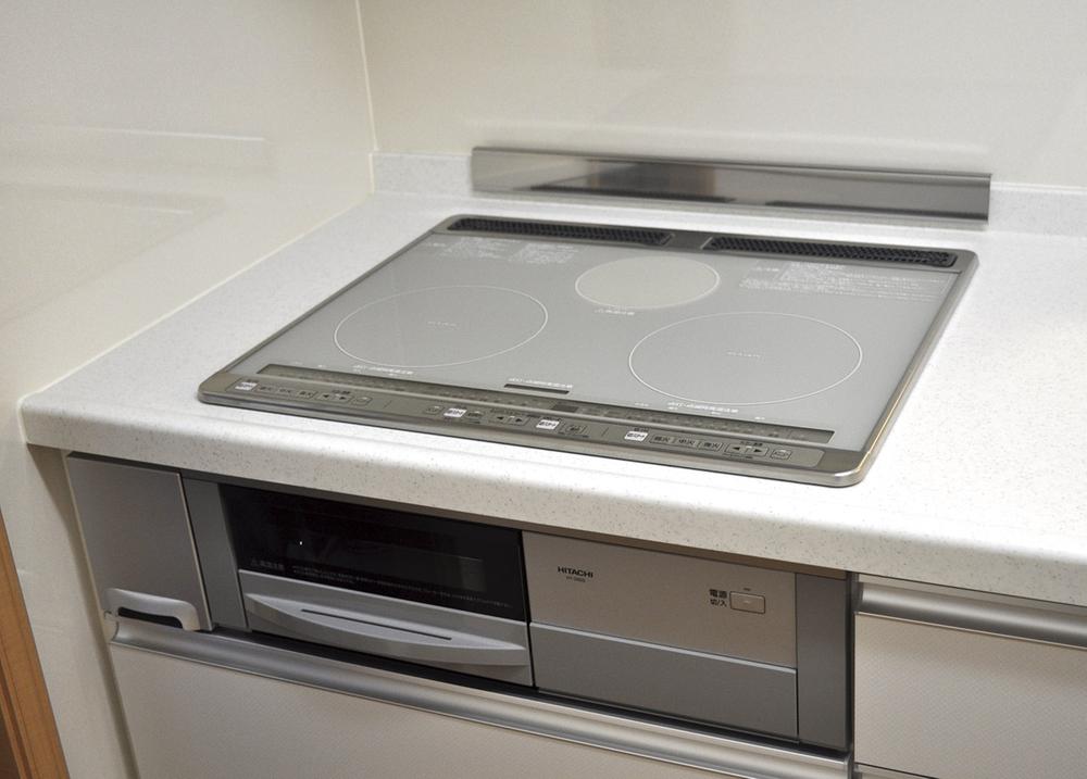 Kitchen. Peace of mind comfortable cooking in the IH cooking heater