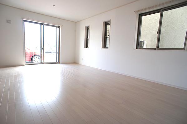 Living. Indoor (10 May 2013) Shooting 1 Building