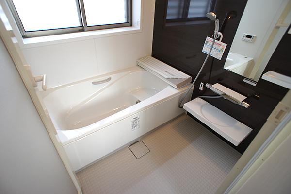 Bathroom. Indoor (10 May 2013) Shooting 1 Building