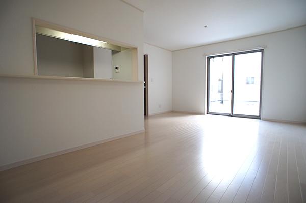 Living. Indoor (10 May 2013) Shooting Building 3