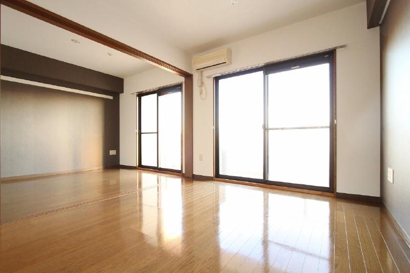 Living and room. South-facing room Interior pleasant space where sun enters