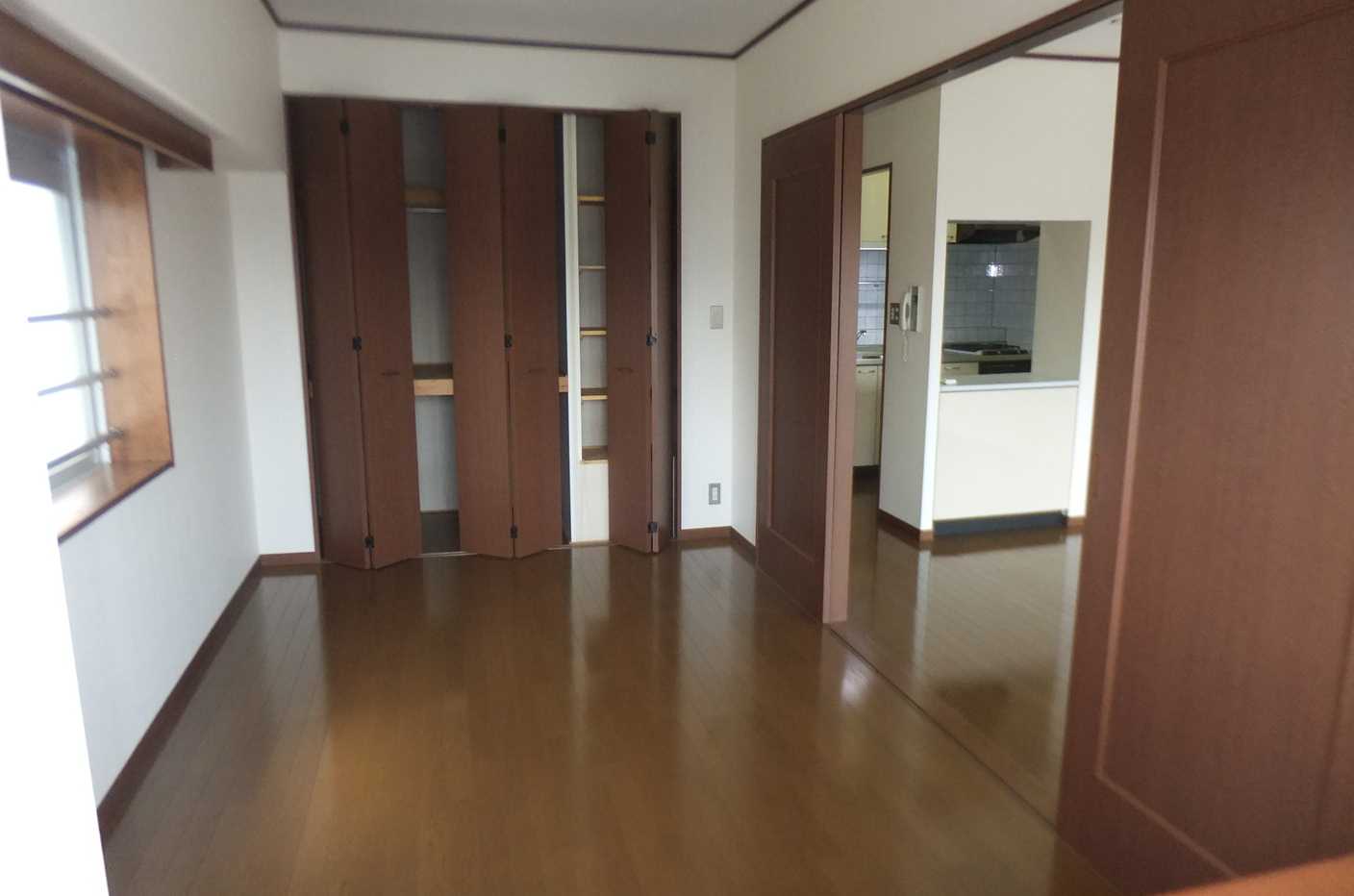 Other room space. 7.2 Pledge Western-style