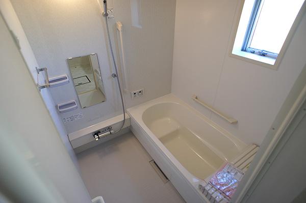 Bathroom. Indoor (11 May 2013) Shooting Building 2