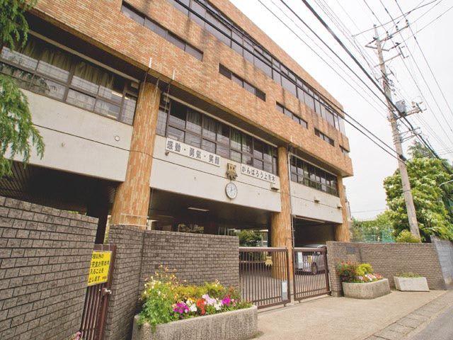 Junior high school. 600m until Kawaguchi Municipal Kamiaoki junior high school