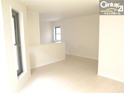 Living. Building 2 LDK spacious is the space of 16 tatami room